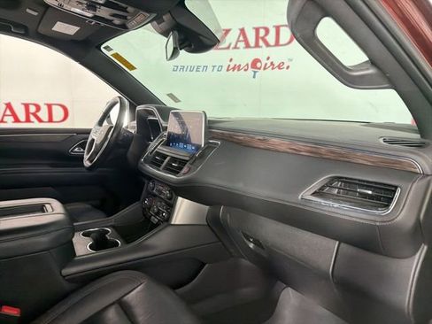 Used 2023 Chevrolet Suburban Z71 w/ Luxury Package image 17