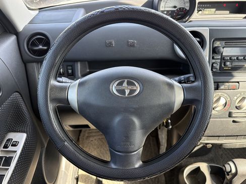 Used 2005 Scion xB FWD image 11
