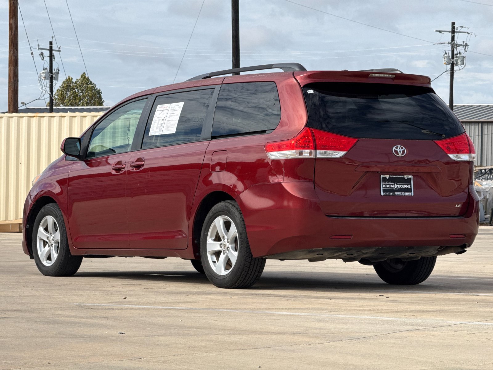 Used 2012 Toyota Sienna LE FWD image 3