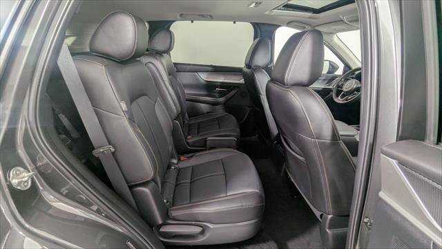 Used 2024 MAZDA CX-90 Plug-In Hybrid w/ Preferred AWD/4WD image 19
