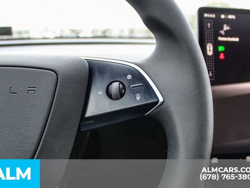 Used 2026 Tesla Model Y Long Range image 25