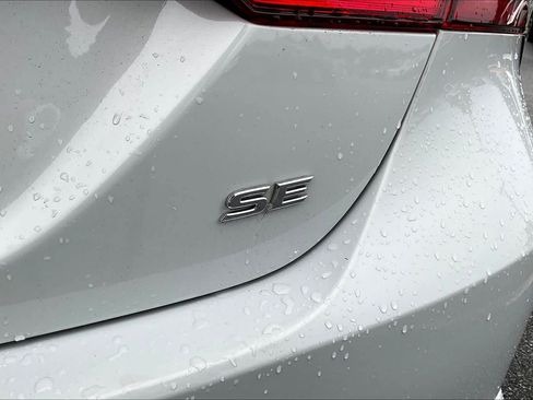 Used 2023 Toyota Camry SE FWD image 10