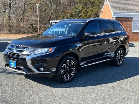 Used 2018 Mitsubishi Outlander SEL image 3