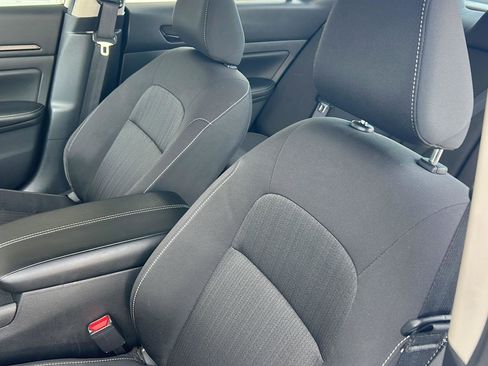 Used 2025 Nissan Altima 2.5 SV image 29