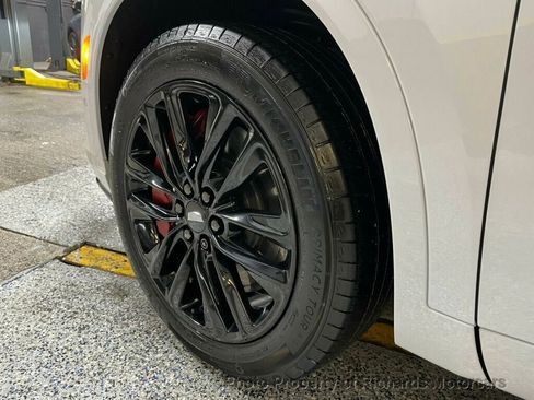 Used 2024 Cadillac XT6 Sport w/ LPO, ONYX Package image 13