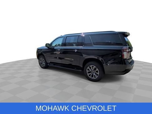 Used 2023 Chevrolet Suburban Z71 w/ Luxury Package AWD/4WD image 6