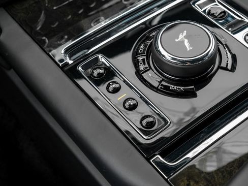 Used 2022 Rolls-Royce Cullinan w/ Cullinan Package AWD/4WD image 24