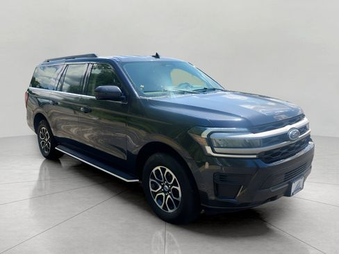 Used 2023 Ford Expedition Max XLT AWD/4WD image 4
