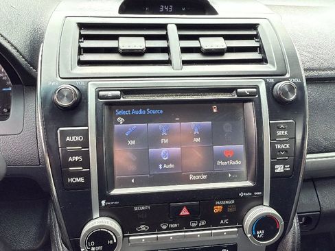 Used 2014 Toyota Camry SE w/ Moonroof Package FWD image 31