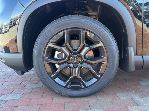 New 2025 Honda Pilot Touring image 10