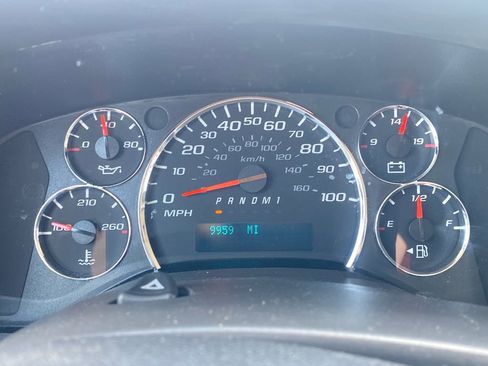 Used 2018 GMC Savana 2500 w/ Driver Convenience Package RWD image 9