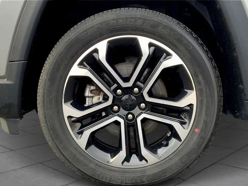 Used 2022 Jeep Compass Limited image 10