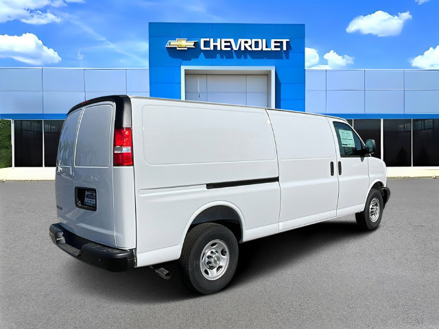 New 2026 Chevrolet Express 2500 Extended w/ Communications Package RWD image 4
