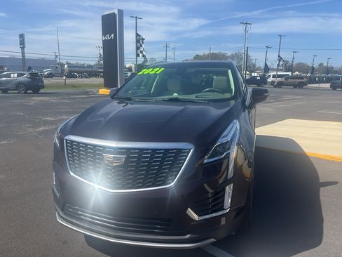 Used 2021 Cadillac XT5 Premium Luxury image 2