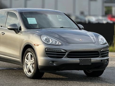 Used 2014 Porsche Cayenne Platinum Edition AWD/4WD image 15