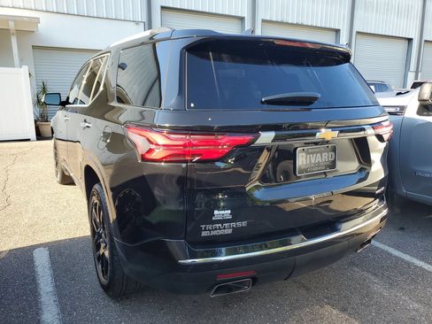 Used 2022 Chevrolet Traverse Premier FWD image 3