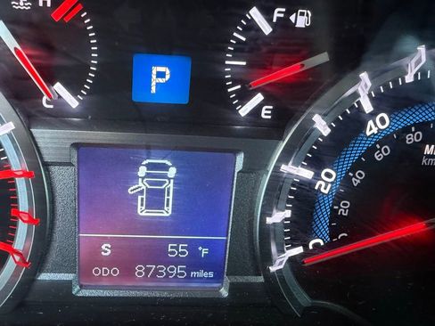 Used 2019 Toyota 4Runner SR5 AWD/4WD image 9