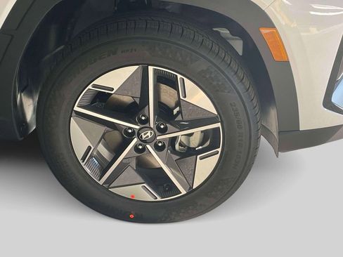 New 2026 Hyundai Tucson SE image 9