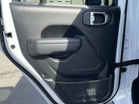 New 2026 Jeep Gladiator Mojave image 13