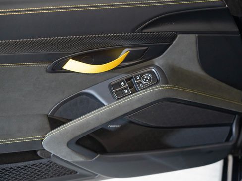 Certified 2025 Porsche 718 Boxster Spyder RS RWD image 17