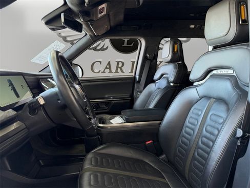 Used 2022 Rivian R1T Launch Edition image 8