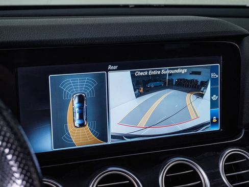 Used 2017 Mercedes-Benz E 300 image 23