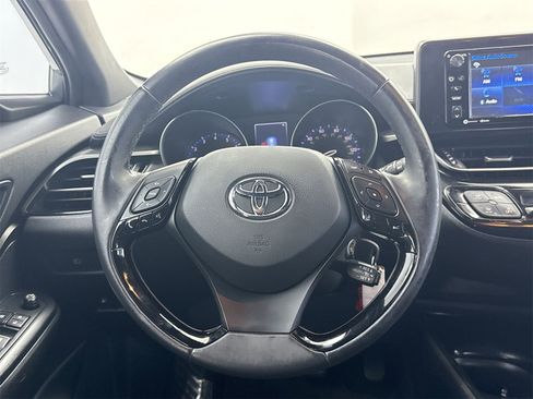 Used 2018 Toyota C-HR XLE image 18