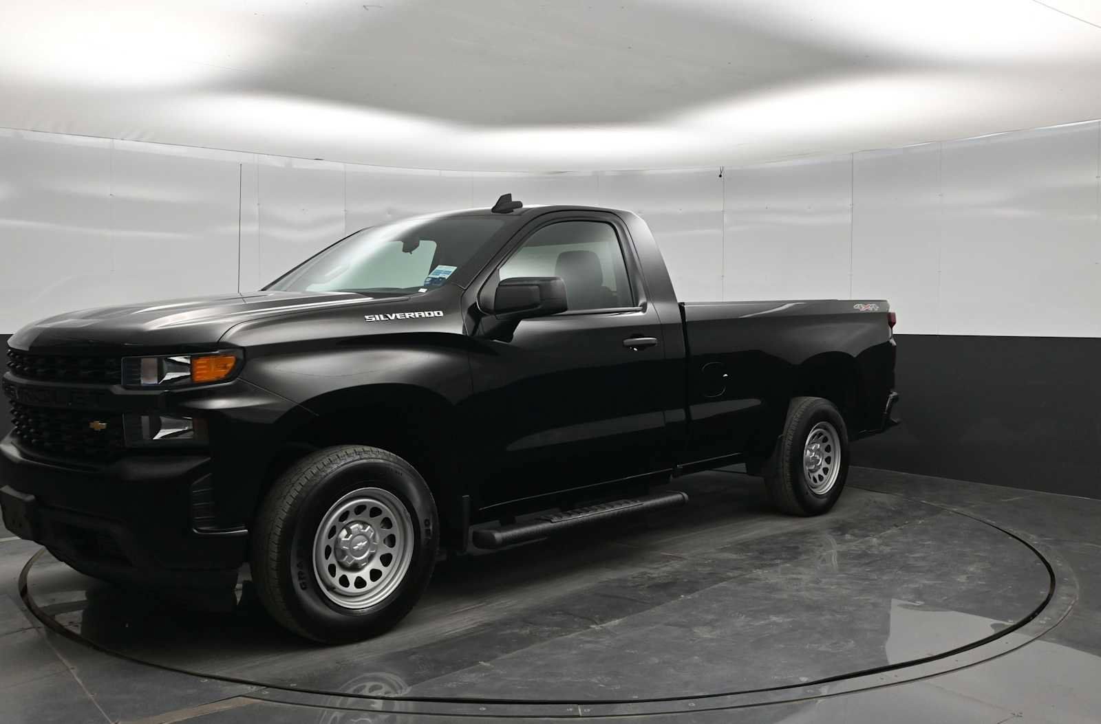 Used 2021 Chevrolet Silverado 1500 W/T w/ WT Value Package AWD/4WD image 4