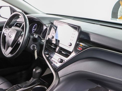 Used 2024 Toyota Camry SE image 25