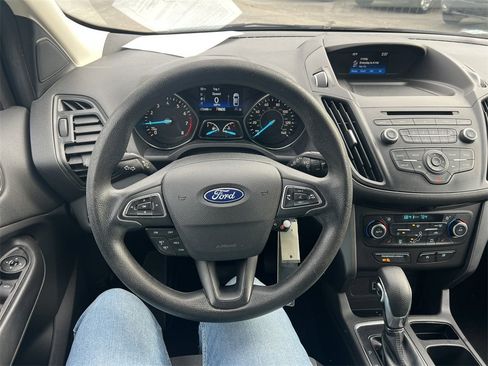 Used 2018 Ford Escape SE image 25