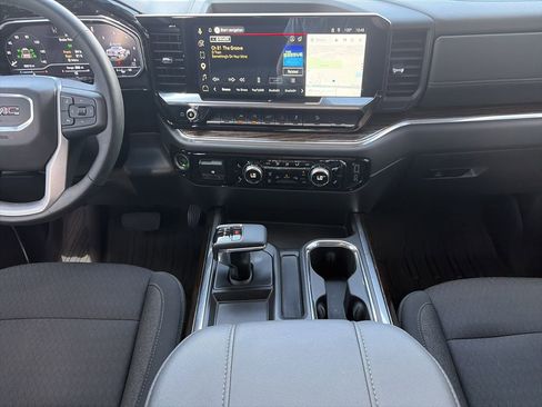 Used 2024 GMC Sierra 1500 Elevation w/ Preferred Package AWD/4WD image 16