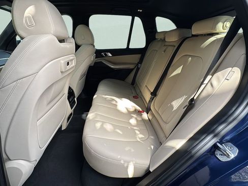 Used 2022 BMW X5 xDrive40i w/ Premium Package image 17