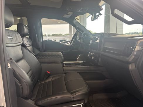 Used 2026 Ford F250 Platinum AWD/4WD image 8
