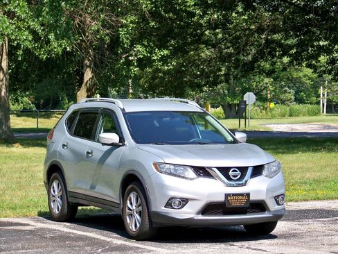 Used 2014 Nissan Rogue SV w/ SV Premium Package AWD/4WD image 3