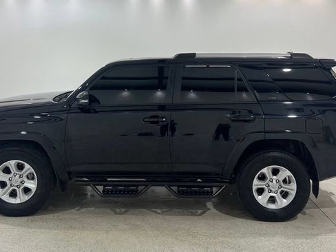 Used 2023 Toyota 4Runner SR5 Premium w/ Moonroof Package RWD image 2