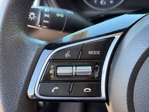 Used 2020 Kia Forte LXS FWD image 27
