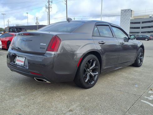 Used 2023 Chrysler 300 Touring L w/ Comfort Group image 24