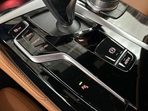 Used 2023 BMW 540i xDrive w/ M Sport Package image 18