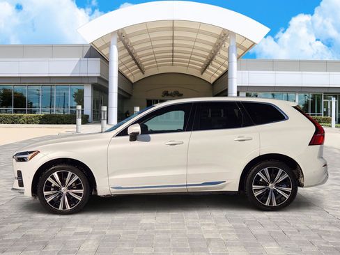 Used 2022 Volvo XC60 B5 Inscription w/ Advanced Package image 3