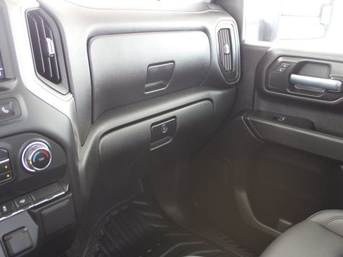Used 2025 Chevrolet Silverado 2500 W/T w/ WT Convenience Package RWD image 33