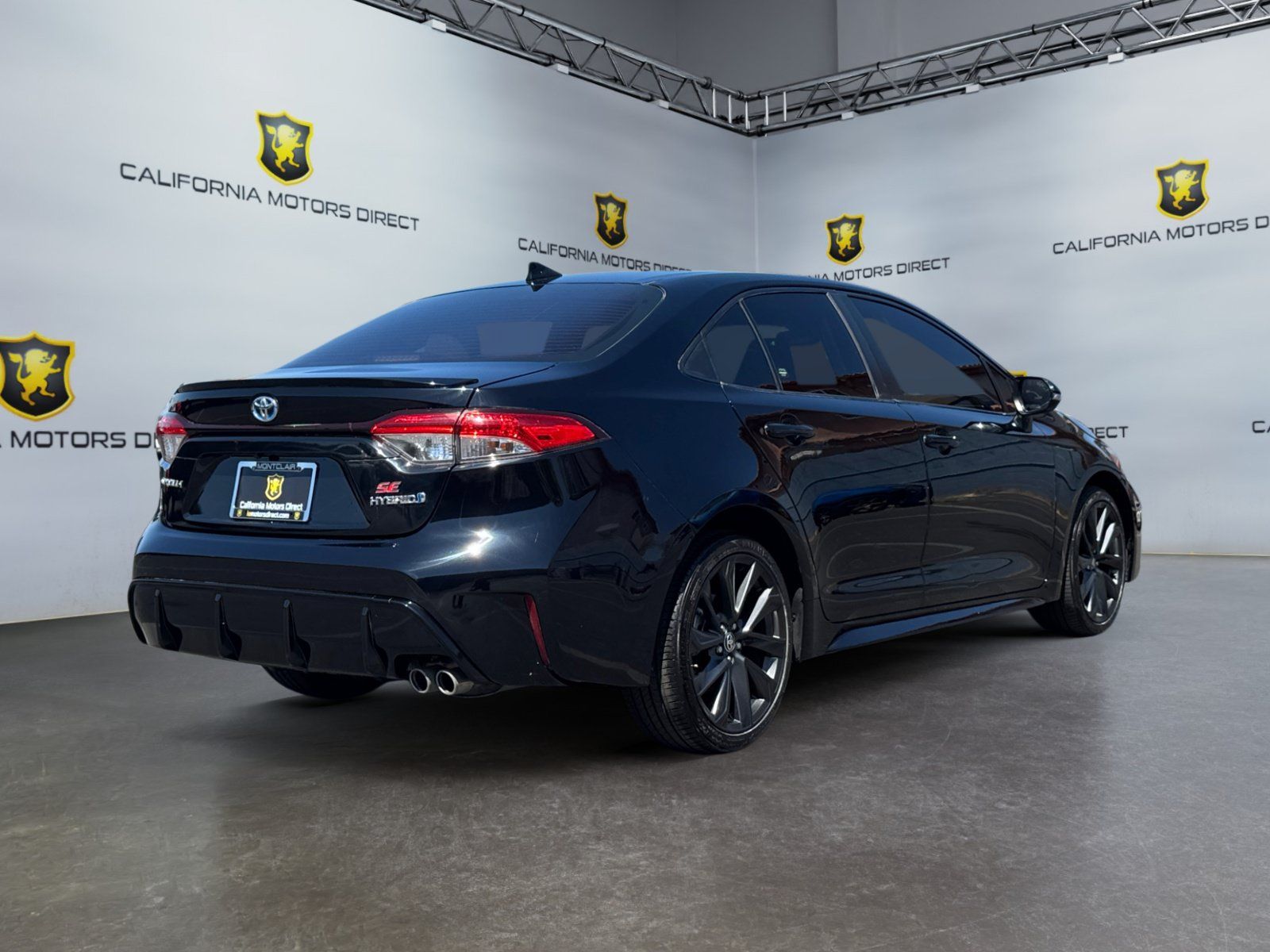 Used 2023 Toyota Corolla SE w/ SE Package FWD image 5