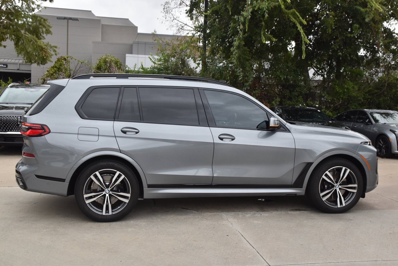 Used 2024 BMW X7 xDrive40i w/ M Sport Package AWD/4WD image 6