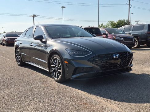 Used 2022 Hyundai Sonata Limited FWD image 1