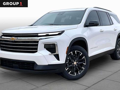 New 2026 Chevrolet Traverse LT w/ Sun and Wheel Package FWD image 1