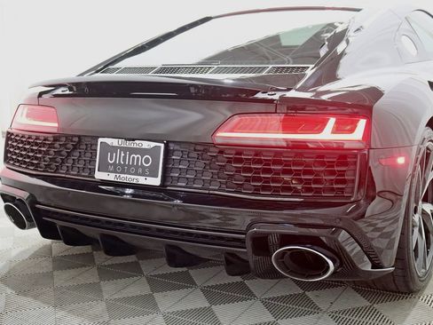 Used 2021 Audi R8 V10 w/ Premium Package RWD image 13