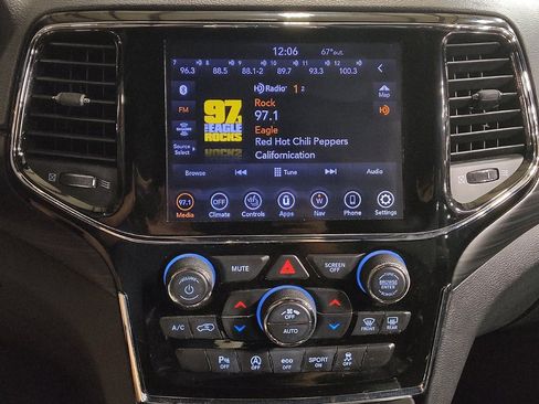 Used 2020 Jeep Grand Cherokee Altitude RWD image 25