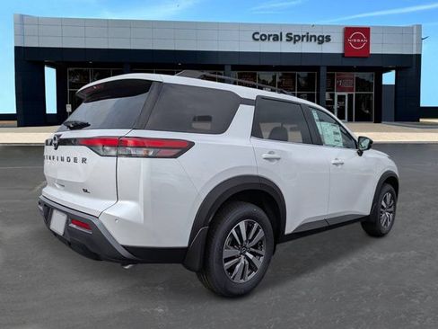 New 2026 Nissan Pathfinder SL FWD image 4