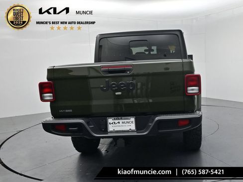 Used 2021 Jeep Gladiator Sport AWD/4WD image 7