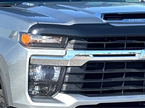 Used 2024 Chevrolet Silverado 2500 LT w/ Convenience Package image 18