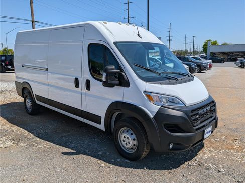 Used 2024 RAM ProMaster 2500 w/ Convenience Group image 7